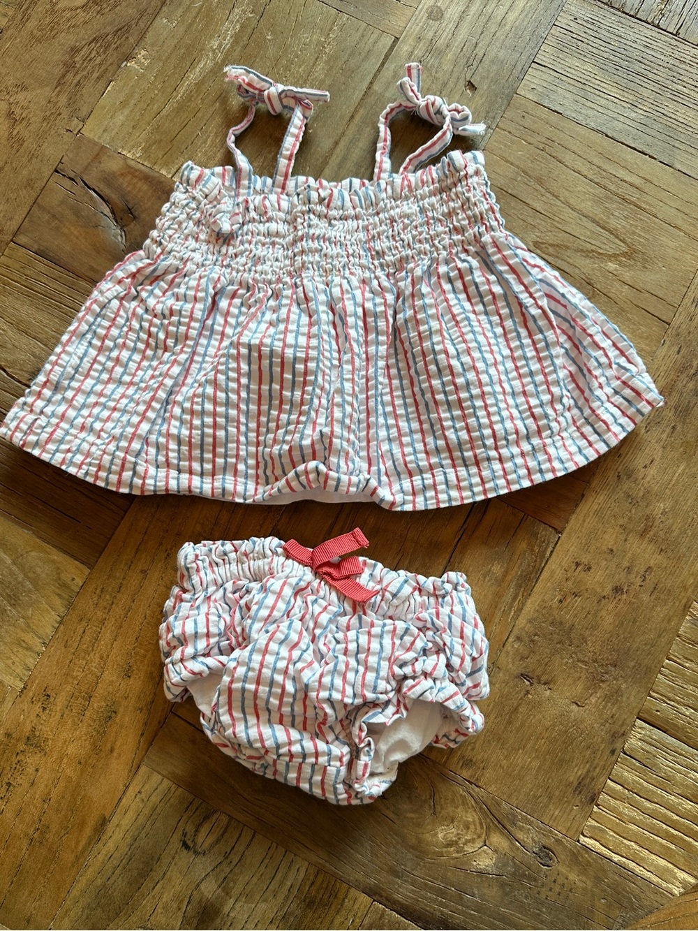 Hope and Henry Baby Girls Organic Cotton seersucker Size 3-6m